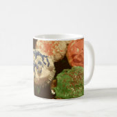 Weihnachtskuchen mit Sprinklen Kaffeetasse (VorderseiteRechts)