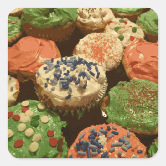 Weihnachtskuchen mit Sprinklen Quadratischer Aufkleber (Vorderseite)