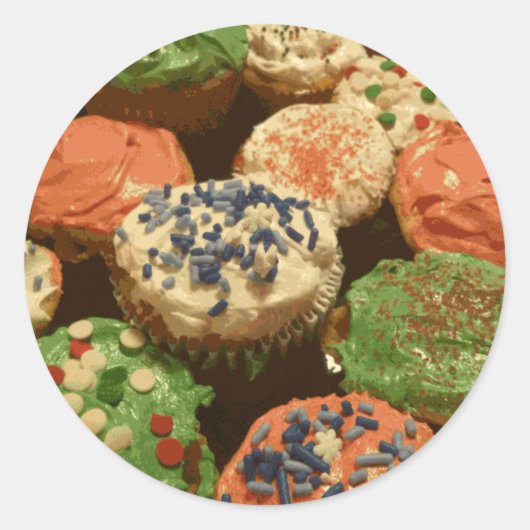 Weihnachtskuchen mit Sprinklen Runder Aufkleber (Vorderseite)