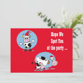 Weihnachtskühe mit Weihnachtsmannmützen Einladungs Einladung (Stehend Vorderseite)