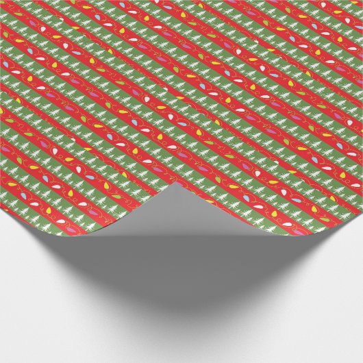 Weihnachtsleuchten und Bäume Geschenkpapier (Ecke)
