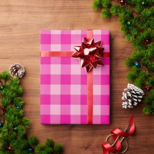 Weihnachtslicht und heißrosa Buffalo-Karo Geschenkpapier