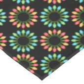 Weihnachtslichter in farbigen Zirkeln Tischdecke (Schrägansicht)