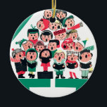 Weihnachtslieder Keramikornament<br><div class="desc">Dieses wunderbare Element zeigt eine Vintage Darstellung der Weihnachtslieder/Chöre. Dies ist der perfekte Yuletide Artikel für Freunde,  Familie oder Sie selbst. Frohe Weihnachten!</div>
