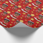 Weihnachtsmädchen mit Afro-Cartoon Geschenkpapier (Ecke)