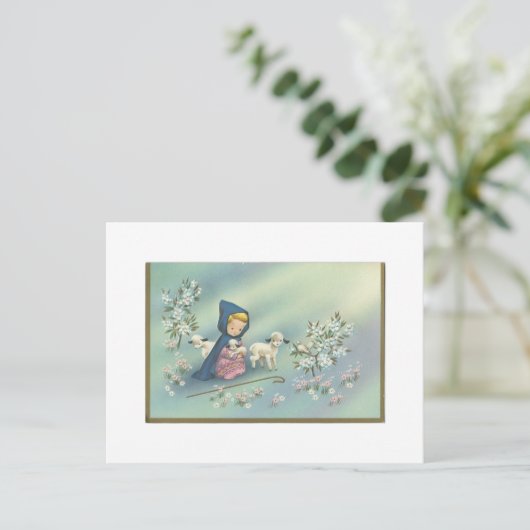 Weihnachtsmädchen mit Lamm Feiertagspostkarte (Stehend Vorderseite)