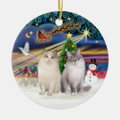 Weihnachtsmagie - Zwei Ragdoll-Katzen Keramikornament (Vorne)