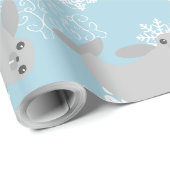 Weihnachtsmanatee Winterblaue Schneeflocken Geschenkpapier (Rolleneckpunkt)