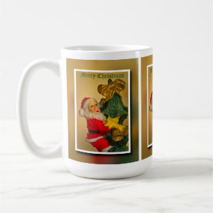Weihnachtsmann, der auf den Weihnachtsbaum kletter Kaffeetasse