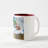 Weihnachtsmann, der auf der Dachspitze schleicht Zweifarbige Tasse (VorderseiteRechts)