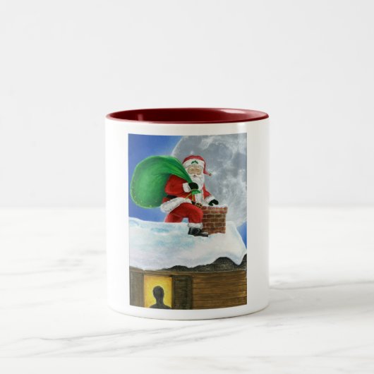 Weihnachtsmann, der auf der Dachspitze schleicht Zweifarbige Tasse (Mittel)