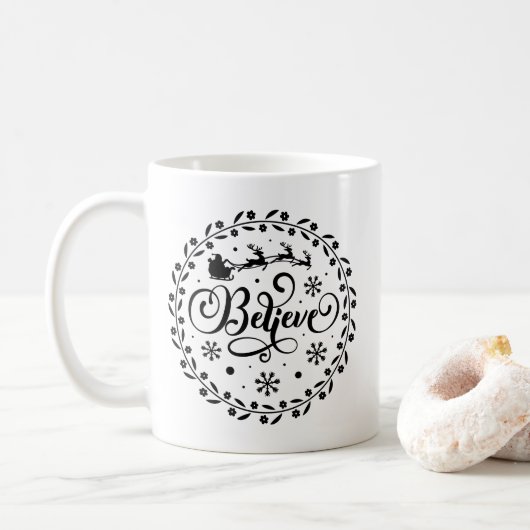 Weihnachtsmann im Flying Sleigh Weihnachten Kaffeetasse (Mit Donut)