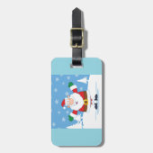 Weihnachtsmann in einer verschneiten Winterlandsch Gepäckanhänger (Vorderseite vertikal)