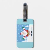 Weihnachtsmann in einer verschneiten Winterlandsch Gepäckanhänger (Rückseite vertikal)