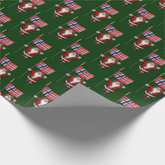 Weihnachtsmann mit Abzeichen Norwegens Geschenkpapier (Ecke)