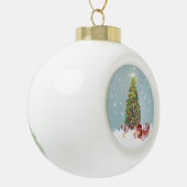 Weihnachtsmann mit Weihnachtsbaum Keramik Kugel-Ornament (Links)