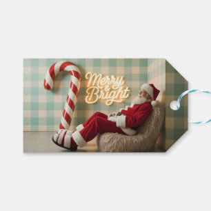 Weihnachtsmann Retro entspannt sich in einem flaus Geschenkanhänger
