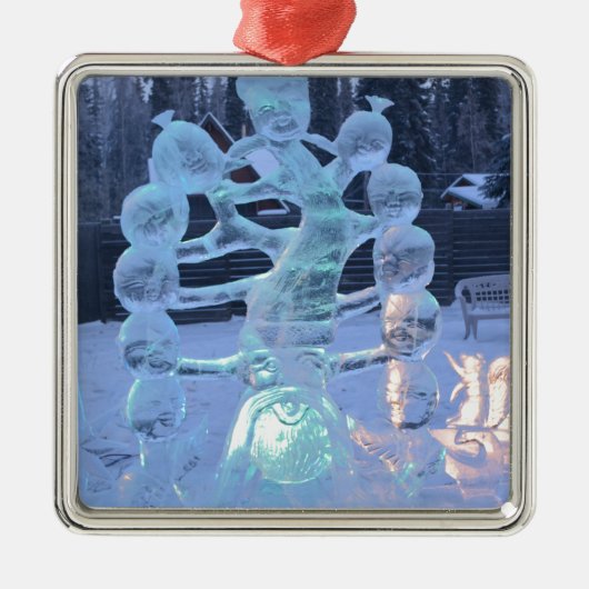 Weihnachtsmann stellt lustigen Weihnachtsfeiertag Silbernes Ornament (Vorne)