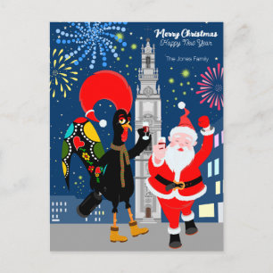 Weihnachtsmann und Hahn stoßen auf das neue Jahr a Postkarte