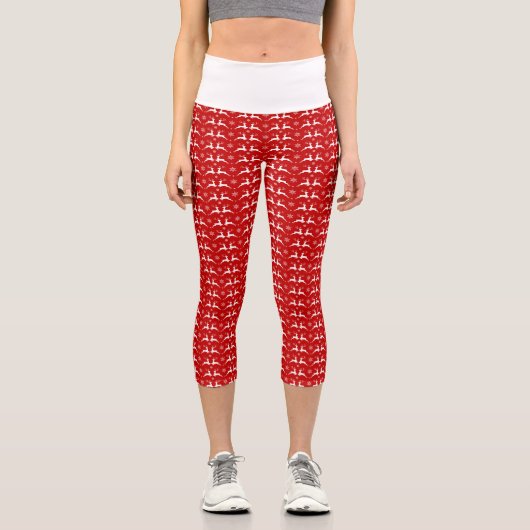Weihnachtsmänner und Schneeflocken Rot & Weiß Must Capri Leggings (Vorderseite)
