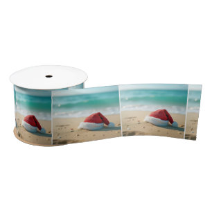 Weihnachtsmannmütze an einem tropischen Strand Satinband