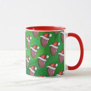 Weihnachtsmannmütze-Fußball auf Grün Tasse