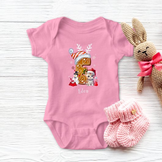 Weihnachtsmannmütze Gingerbread Alphabet E Girl Baby Strampler