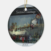 Weihnachtsmarkt-Schaufenster Keramikornament (Links)