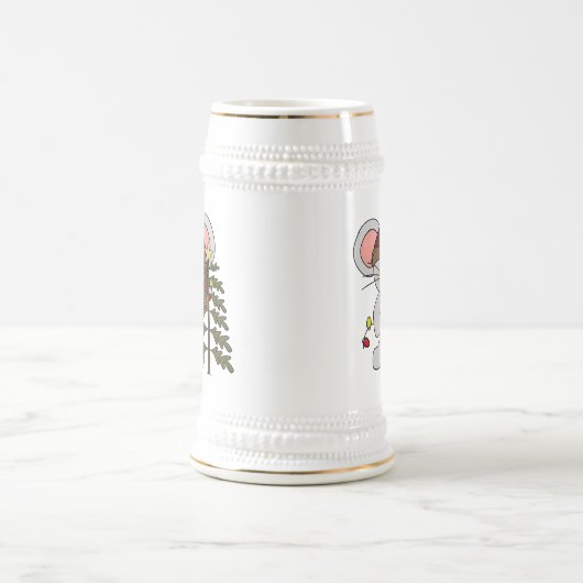 Weihnachtsmaus, die Baum verziert Bierglas (Mittel)