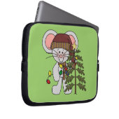 Weihnachtsmaus, die Baum verziert Laptopschutzhülle (Vorne Rechts)