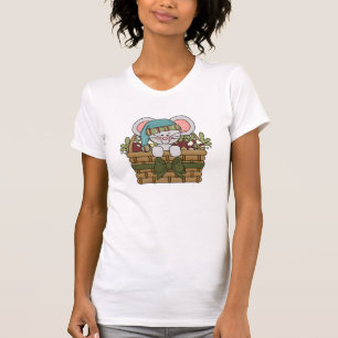 Weihnachtsmaus im Korb T-Shirt
