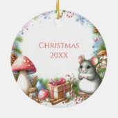 Weihnachtsmäuse und Pilze Whimsical Keramik Ornament (Hinten)