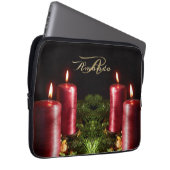Weihnachtsmonogramm rote Kerzen Winterfeiertage Laptopschutzhülle (Vorne Rechts)