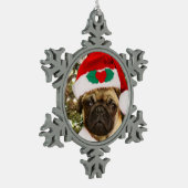 WeihnachtsMopshund Schneeflocken Zinn-Ornament (Links)