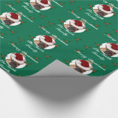 WeihnachtsMopshundepersonalisiertes Geschenkpapier (Ecke)