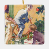 Weihnachtsmorgen, Kinder mit Geschenken Keramikornament (Vorderseite)