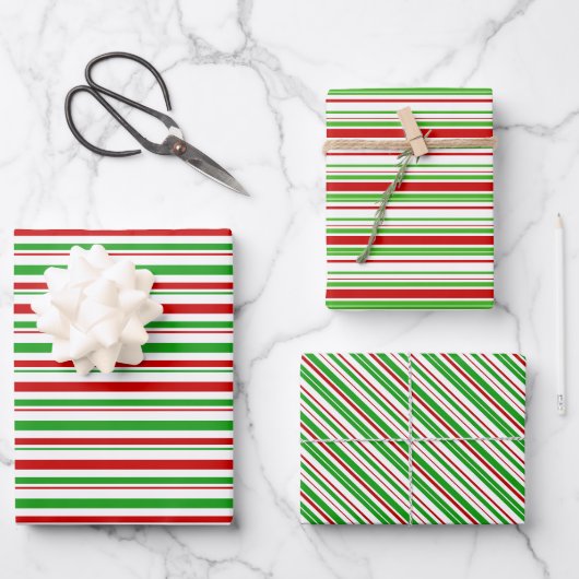 Weihnachtsmuster in Rot, Weiß, Grün Geschenkpapier Set (Vorderseite)