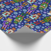 Weihnachtsmuster mit Nussknacker und Schneeflocken Geschenkpapier (Ecke)