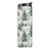 Weihnachtsmuster mit Schneewald und Pinienbäumen Thermosbecher (Nach links gedreht)