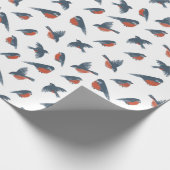 Weihnachtsmuster von Roten Robin Birds auf Weiß Geschenkpapier (Ecke)