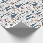 Weihnachtsmuster von Tieren im Winterwald Geschenkpapier (Ecke)