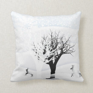 Weihnachtsnachtsmärchen. Fantasiewald, Schnee Kissen