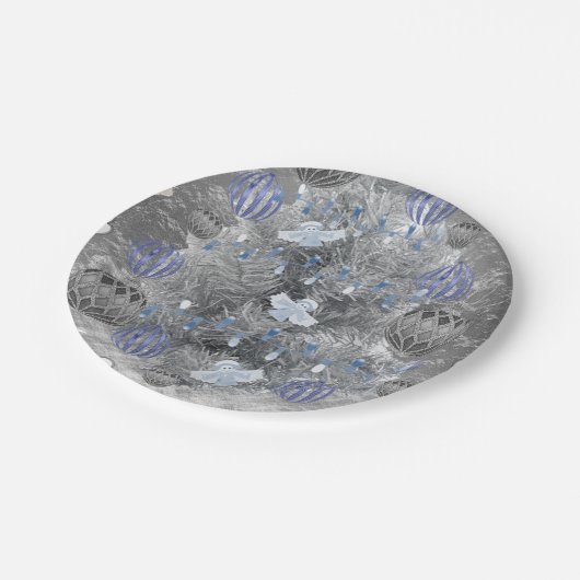 Weihnachtspapier-Teller, Merry Blue Silver Tree Pappteller (Schrägansicht)