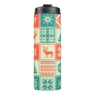 Weihnachtspatchwork nahtlos Muster. Handel Thermosbecher