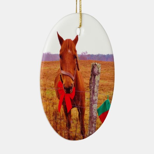 Weihnachtspferd mit Bogen & Strumpf Keramik Ornament (Rechts)