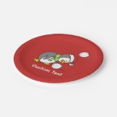 Weihnachtspinguin bekommt eine Schneeball Pappteller (Schrägansicht)