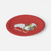 Weihnachtspinguin mit Schneebälle schwingen Pappteller (Schrägansicht)