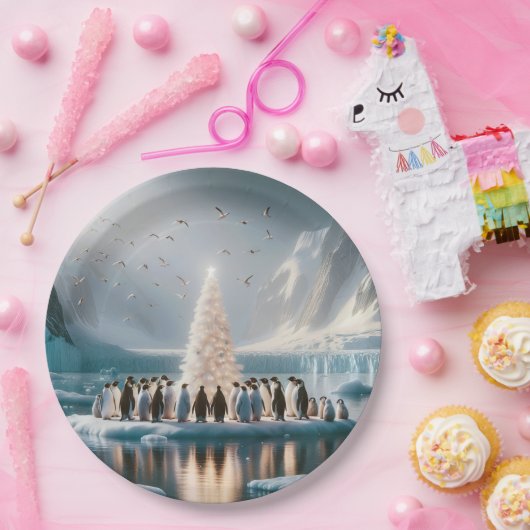 Weihnachtspinguine-Ansammlung rund um einen Baum Pappteller (Party)