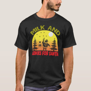 Weihnachtsplätzchen und Milch, die ich für den Wei T-Shirt