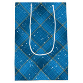 Weihnachtspolarbär auf blauem Kariert Mittlere Geschenktüte (Rückseite)